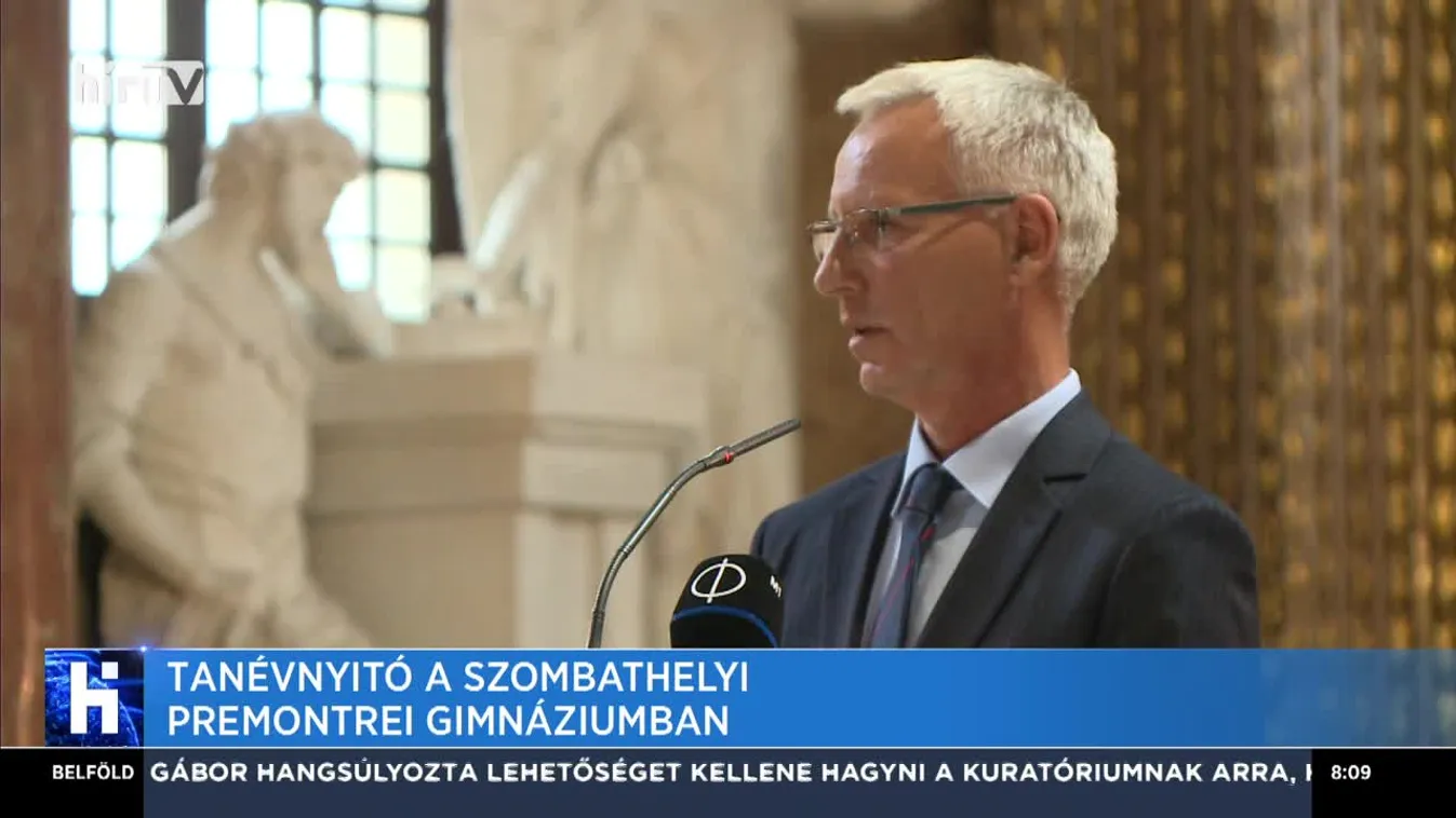 Tanévnyitó a szombathelyi Premontrei Gimnáziumban