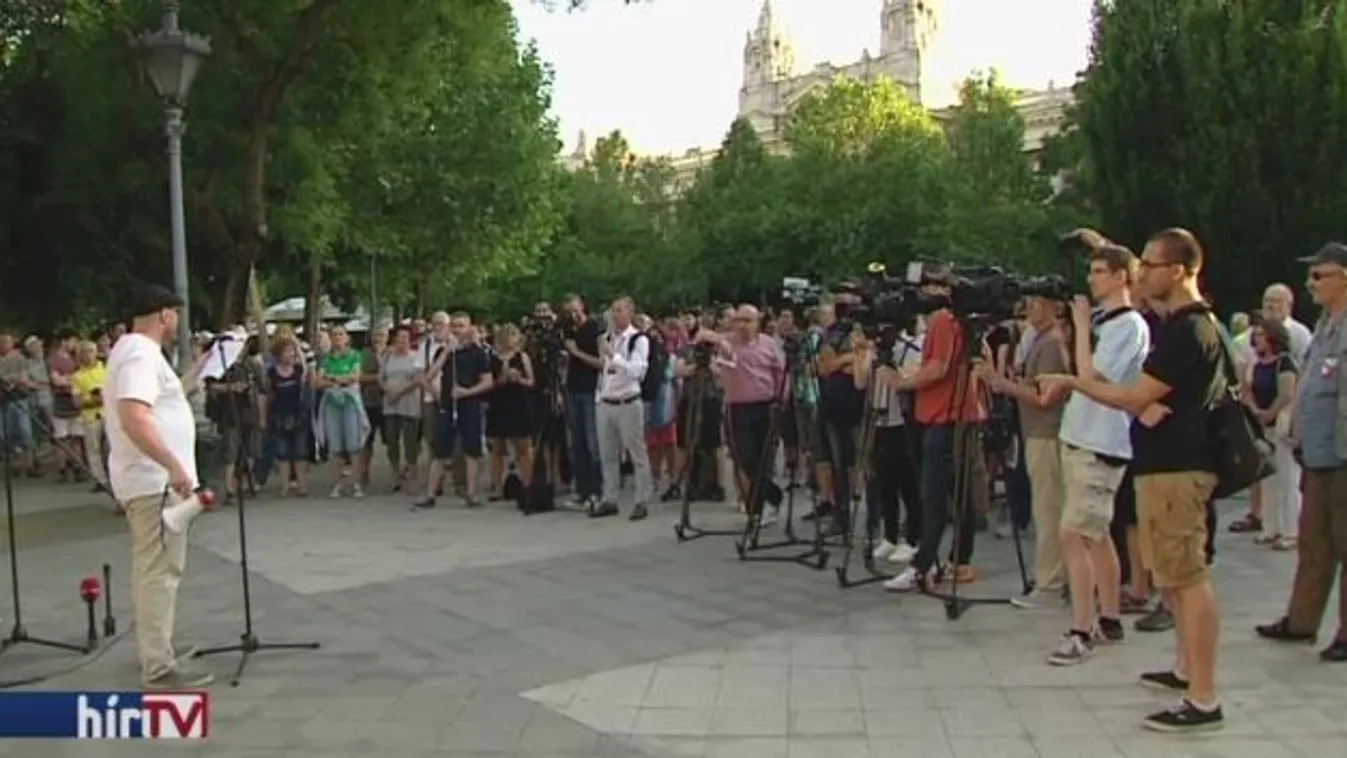 Néhány tucatnyian tüntettek Trump döntése ellen