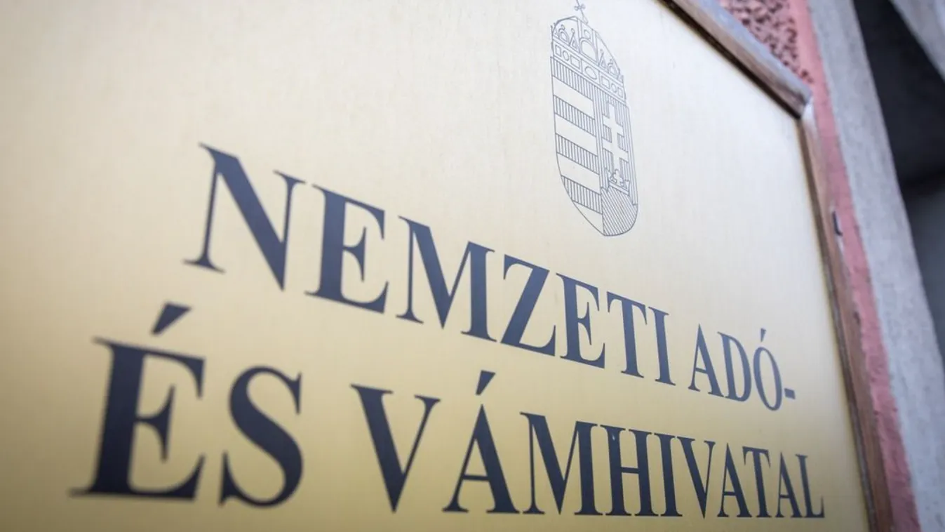 NAV: kémeszközöket foglaltak le egy budapesti boltban