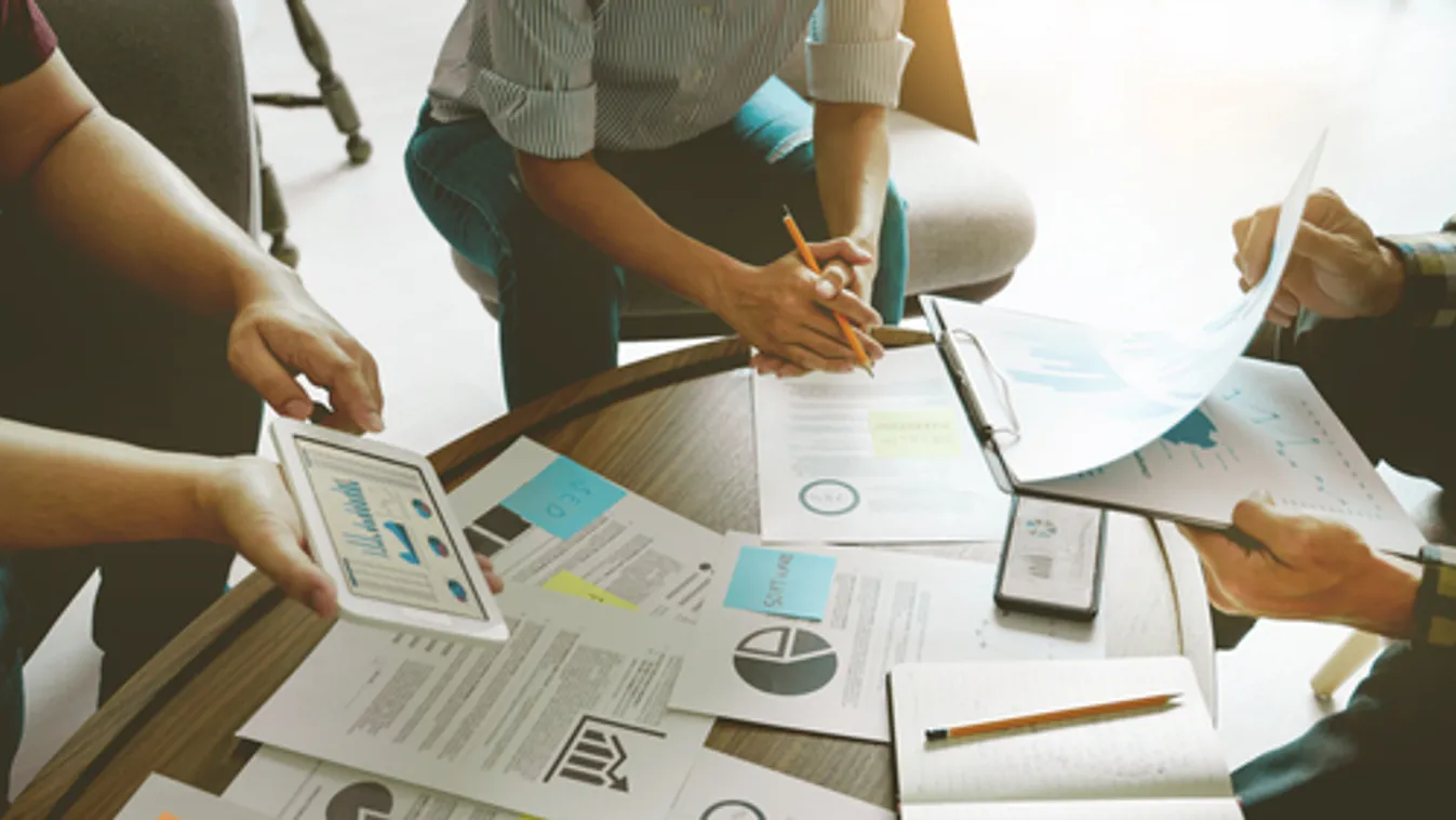 Kivonulhat Budapestről a cégek egy része a válságadó miatt