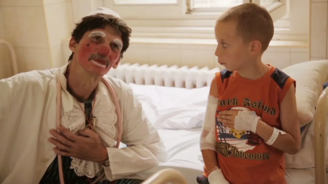 Dr. Lala – Vetítő