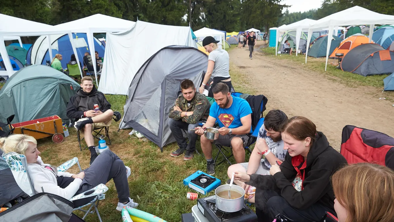 A jövőben feljegyzik a fesztiválozók adatait