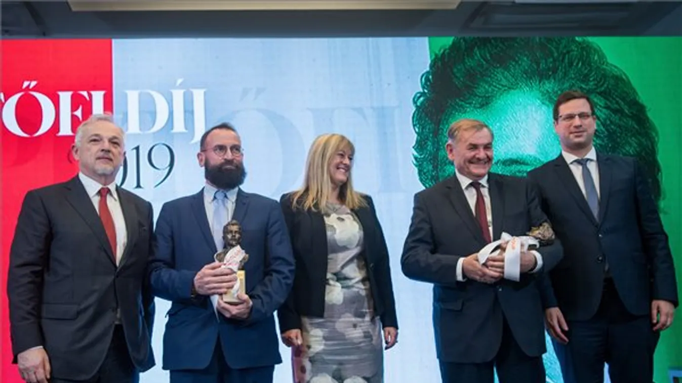 Lezsák Sándor és Szájer József kapta idén a Petőfi-díjat