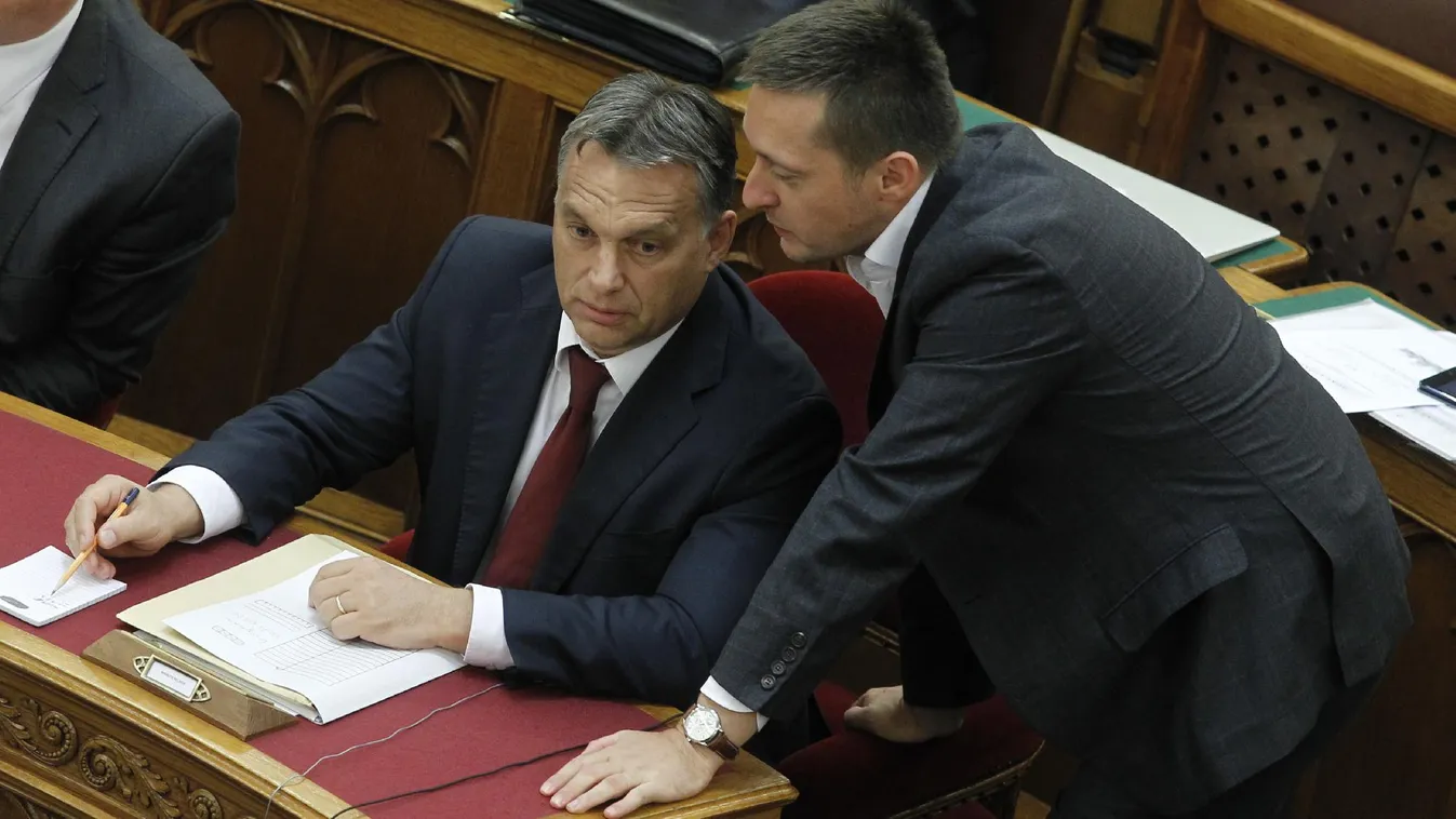 Kiderült, hogy mennyit adózik Orbán és Rogán