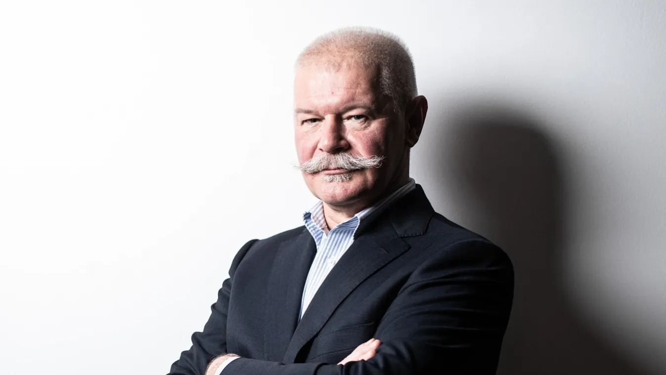 „Lándzsahegyen”