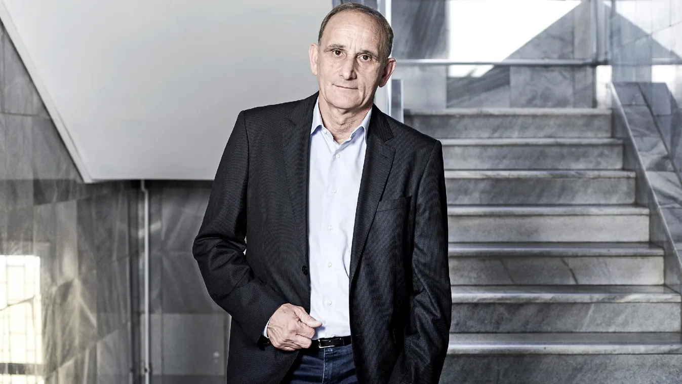 Tükörbe nézni! – Reggeli járat