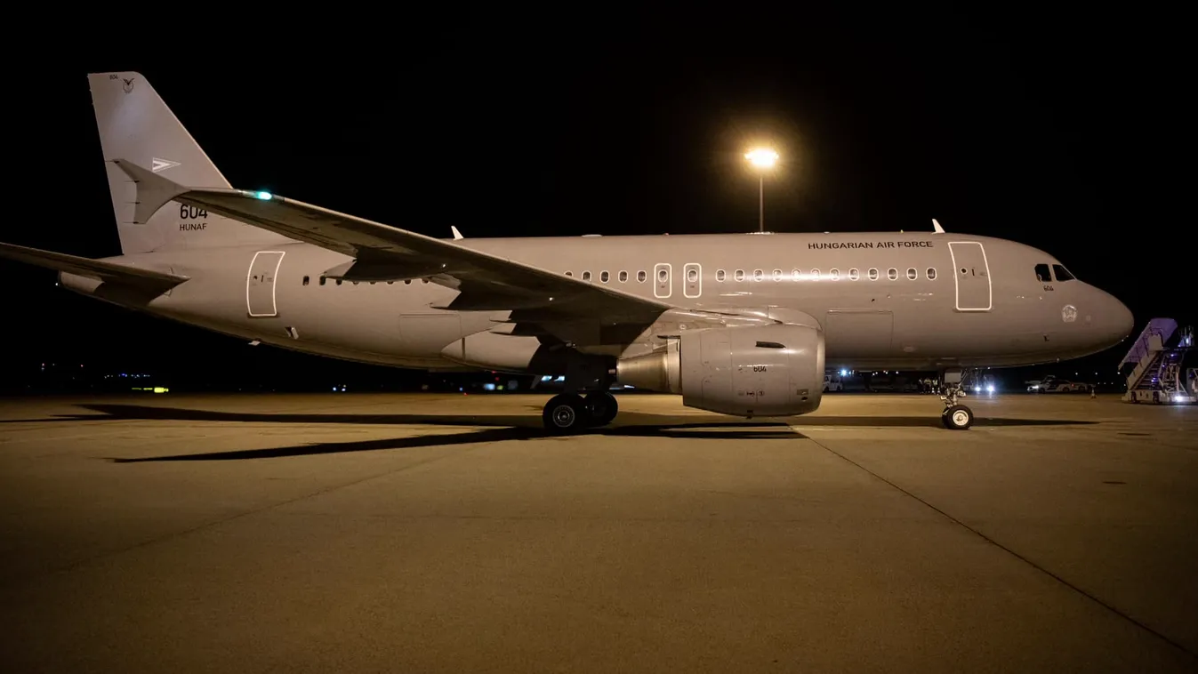 Szijjártó Péter: A kormány mentőakciójában a magyar légierő 325 embert menekített ki Izraelből