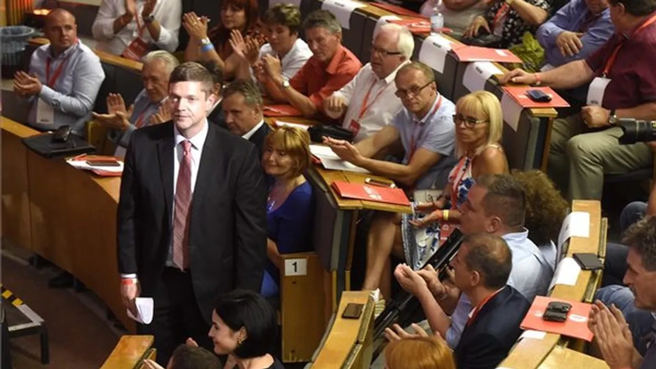 Új elnökség az MSZP élén – Reggeli járat