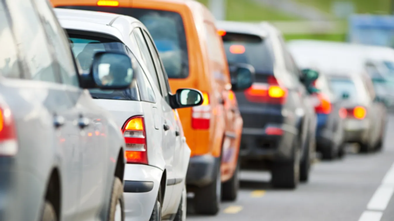 Már több mint 10 kilométeres a torlódás az M0-son