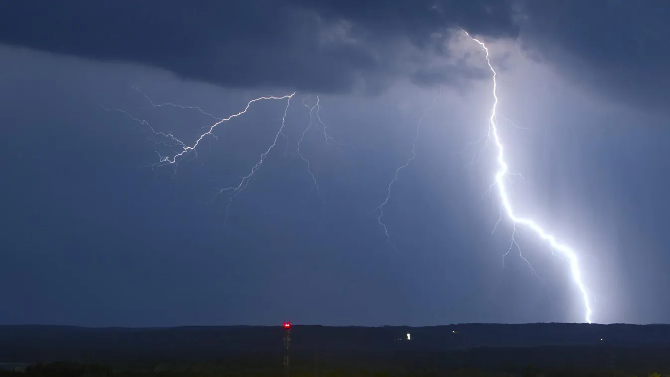 Villám csapott egy általános iskolába