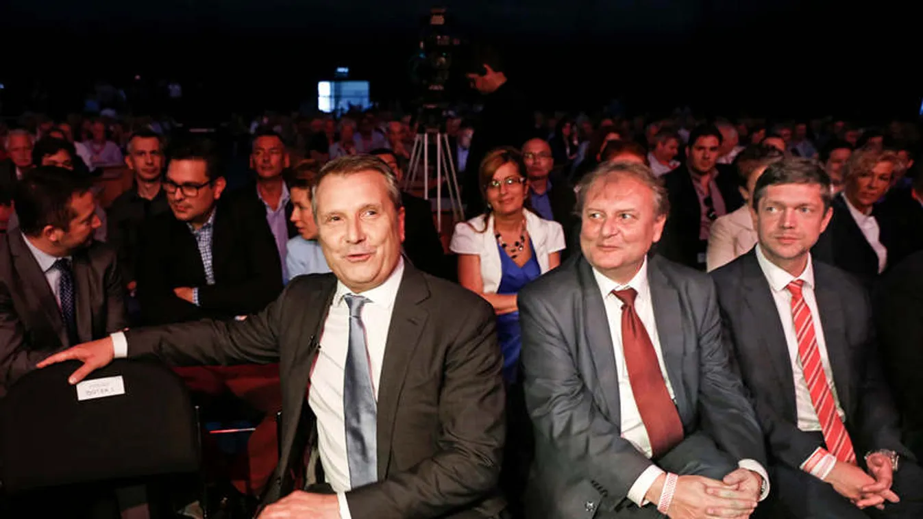 Kilépési hullám előtt a szocialista párt