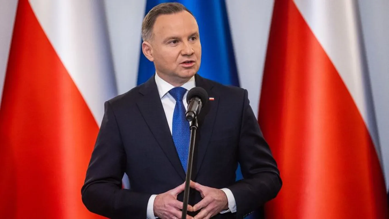 Andrzej Duda: a kulturális miniszter alkotmányt sértett