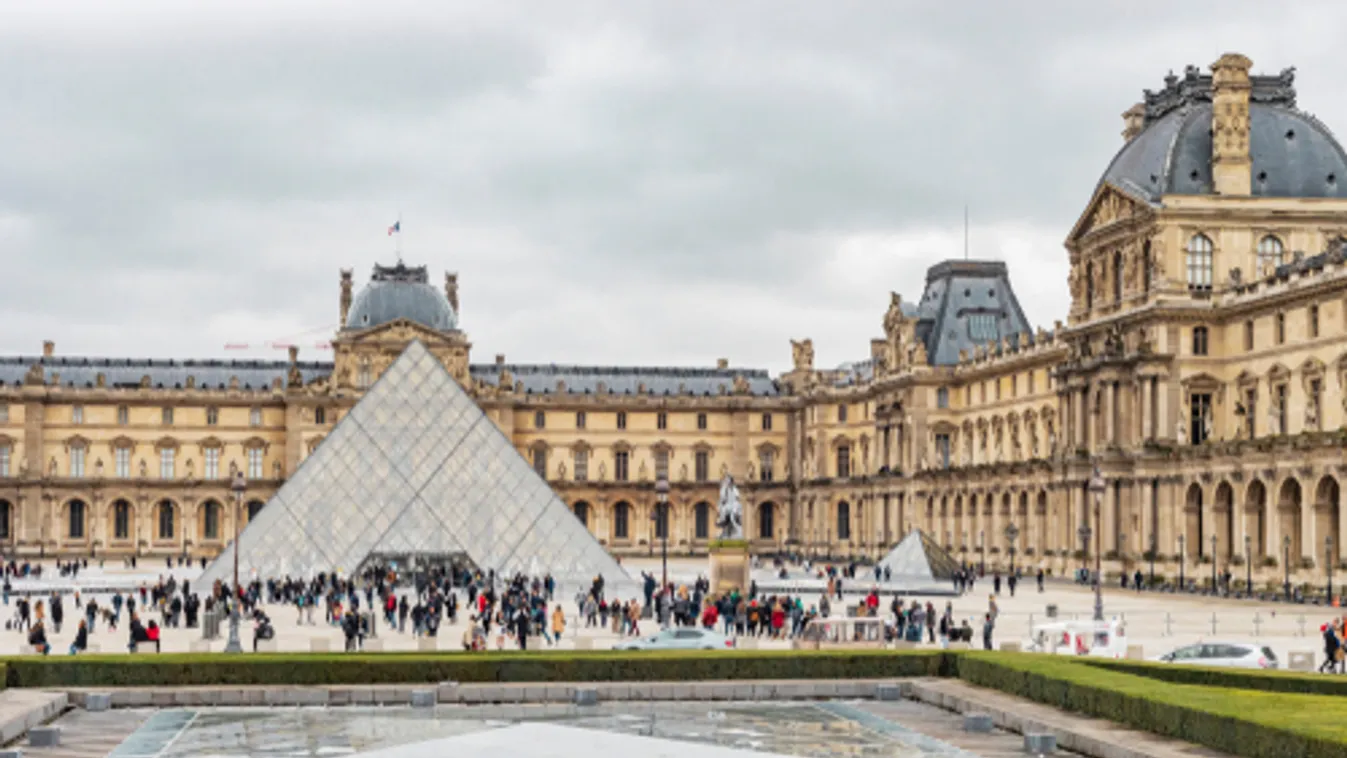 Nem nyitott ki vasárnap a párizsi Louvre