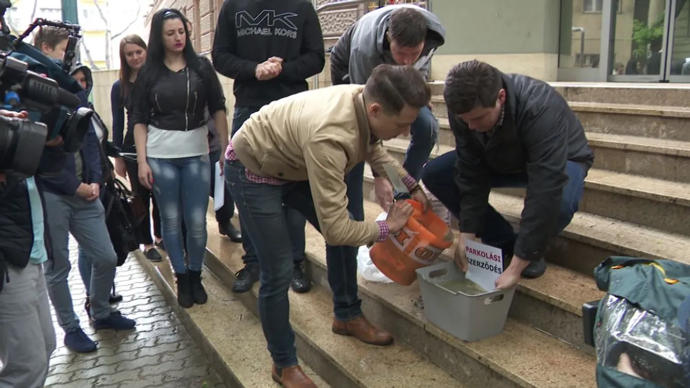 Bebetonozott parkolási szerződés