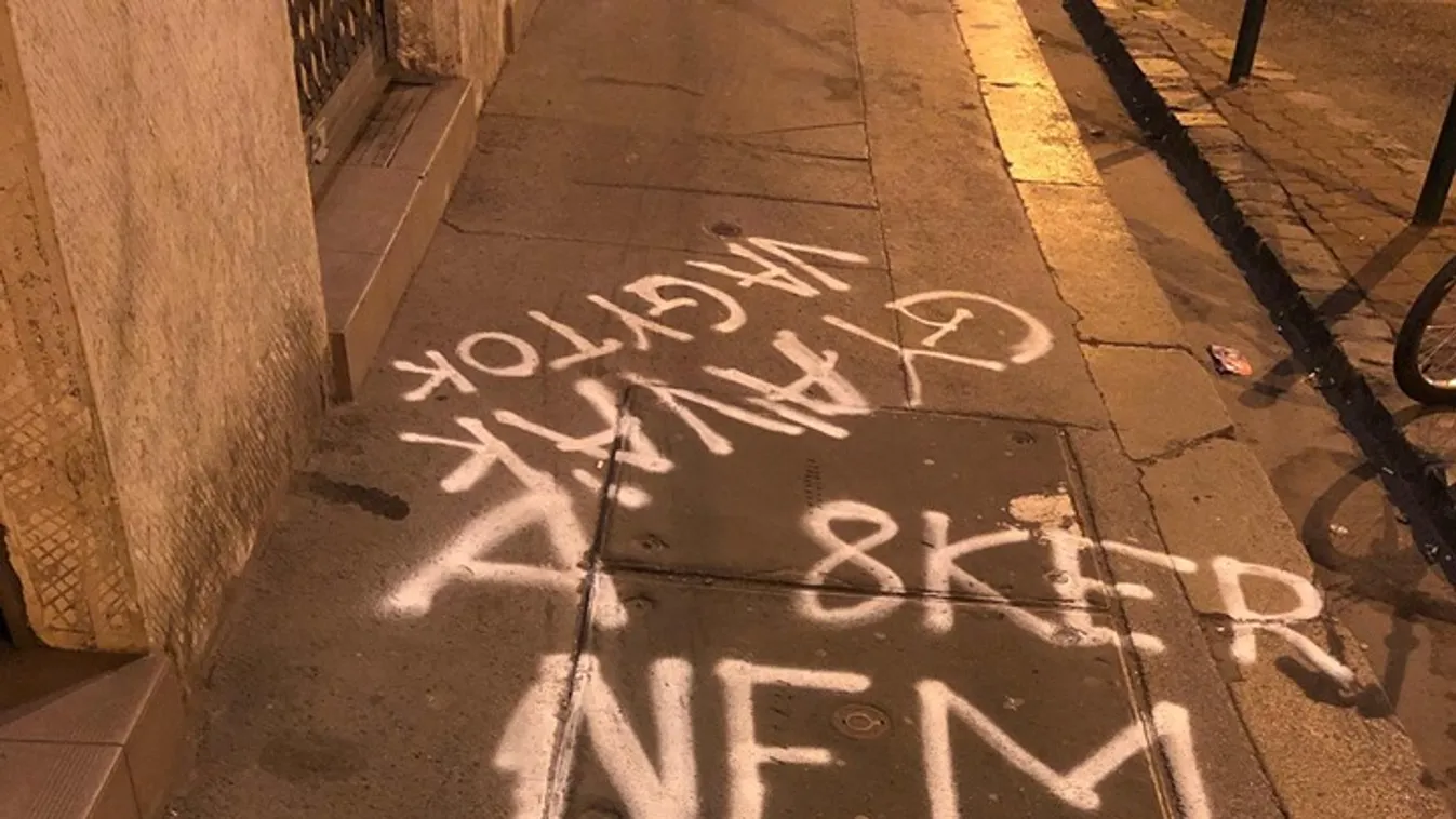 A józsefvárosi ellenzéki jelölt emberei éjjel megrongálták a helyi Fidesz-iroda környezetét