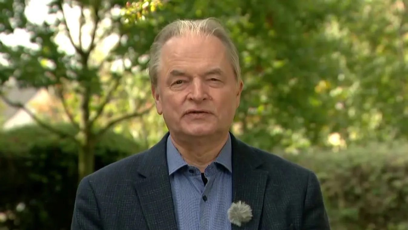 Egy átlagnyugdíjasnak 93 ezer forint plusz juttatás jár novemberben – íme, a részletek