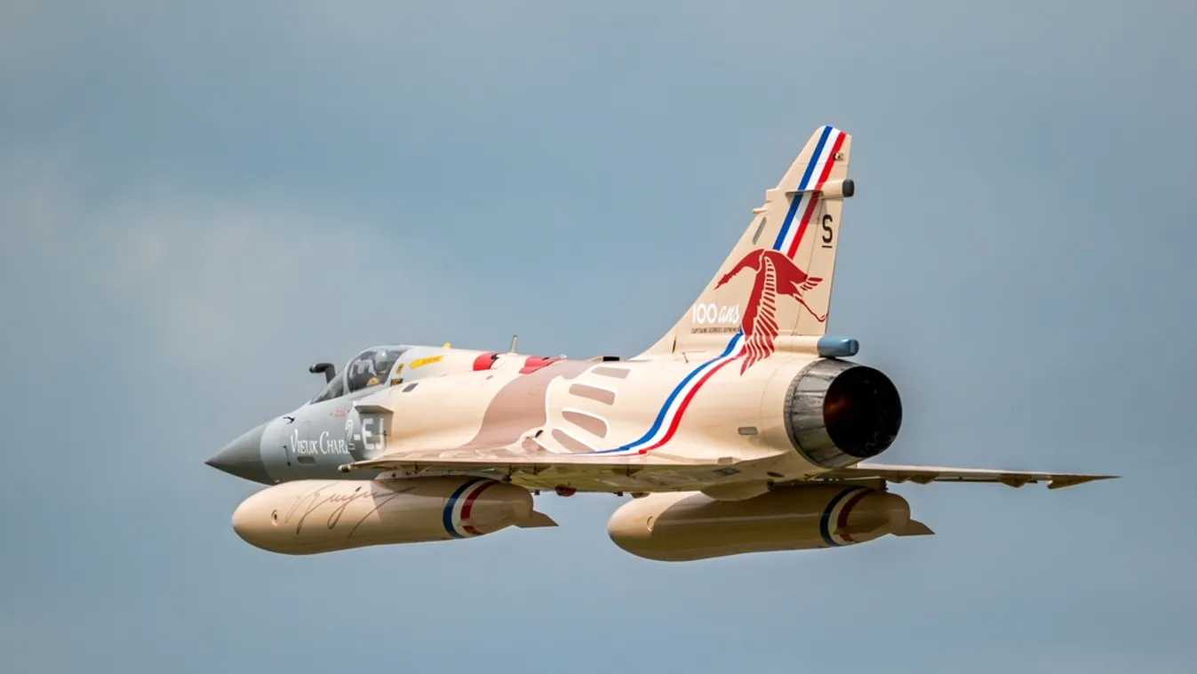 A francia vezetés további fegyverarzenál Ukrajnának való átadásával fokozza a háborút