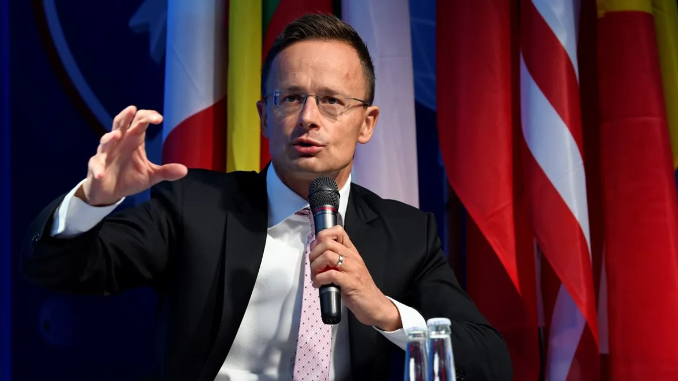 Szijjártó Péter: Szocialista típusú gazdaságpolitikával akarják megtörni Közép-Európa versenyelőnyét