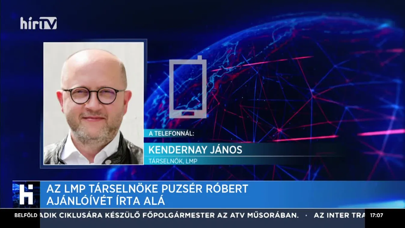 Az LMP társelnöke Puzsér Róbert ajánlóívét írta alá