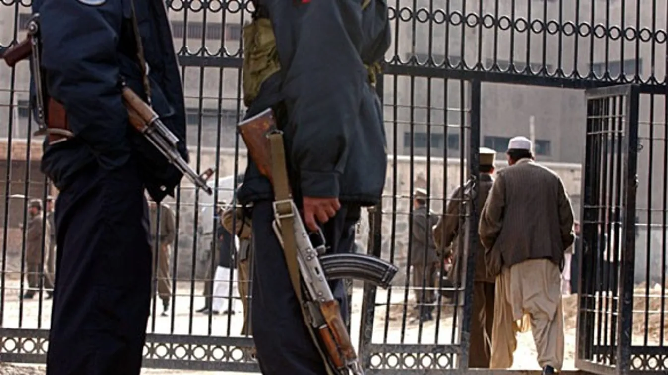 Az afgán kormány további mintegy 300 tálib foglyot engedett szabadon