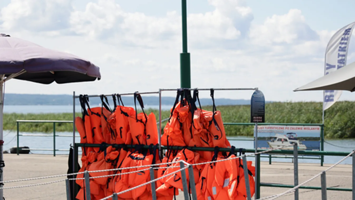 Életet menthet: ingyenesen mentőmellényeket biztosítanak a strandokon, kikötőkben