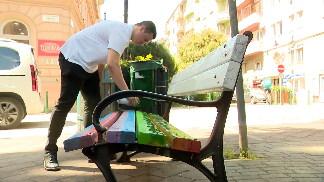 Ferencváros polgármestere szerint bárki lefestheti majd a hírhedt padot