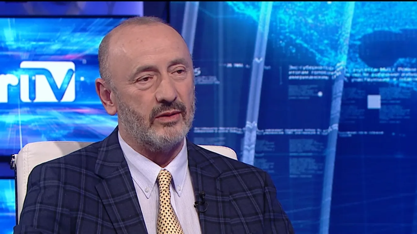 A külgazdasági- és külügyminiszter rendőrségi helikopterrel repült Kárpátaljára + videó