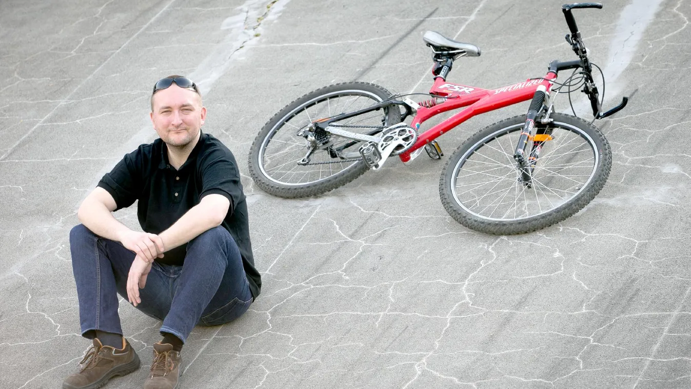 Letöltendőt kértek a Tomcatre