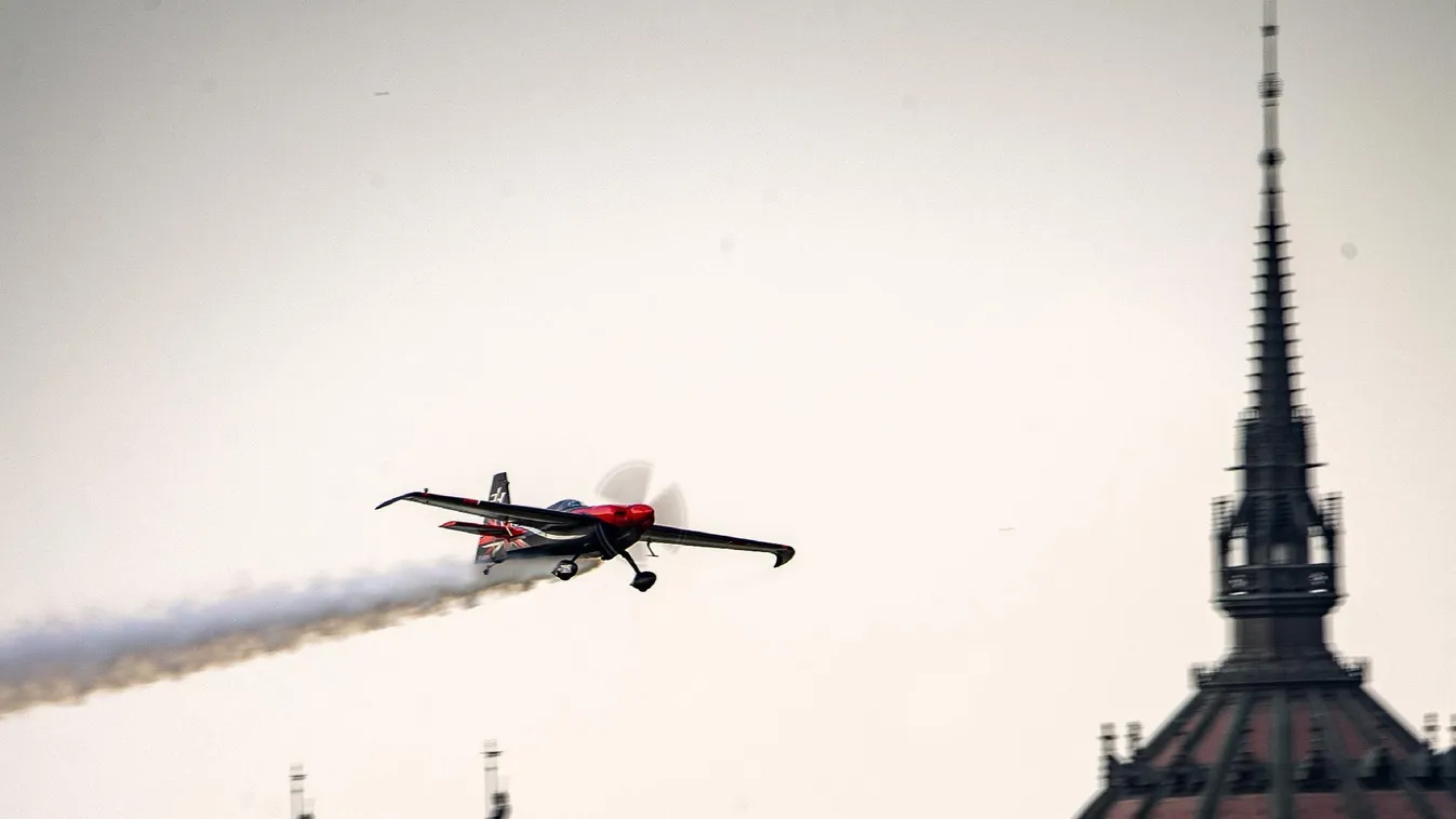 Forgalmi káosz, hangos berregés és elképesztő mutatványok – garasokért