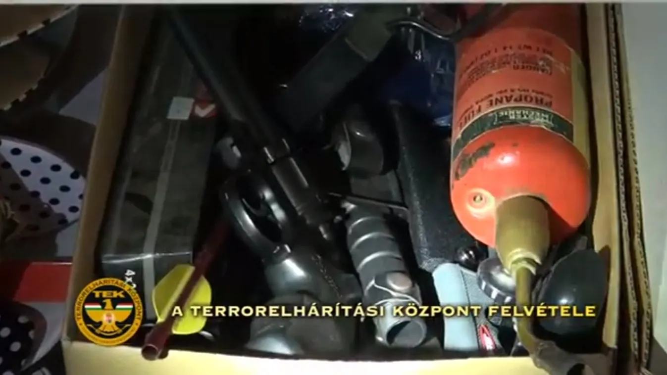 Bombákat gyártott két fiatal