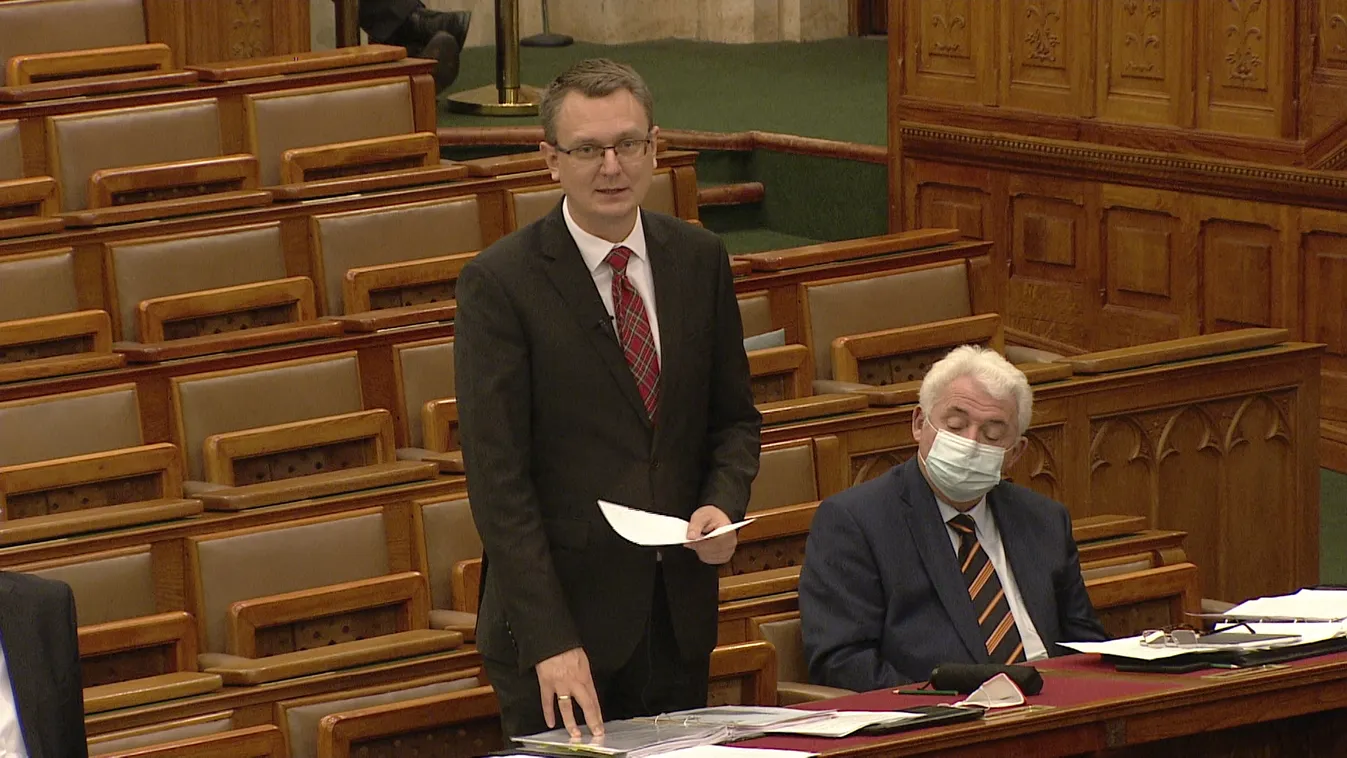 Rétvári Bence: Magyarország az élmezőnyben jár