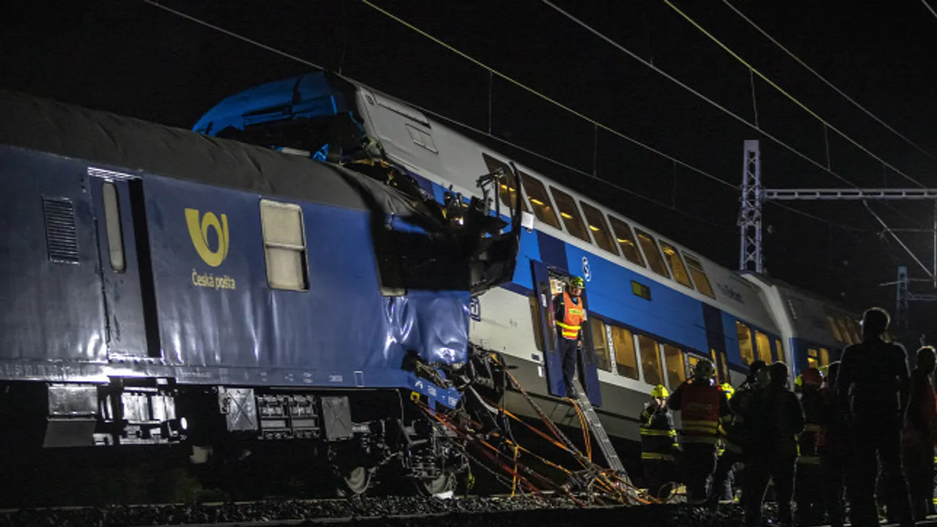 Összeütközött két vonat Prága közelében