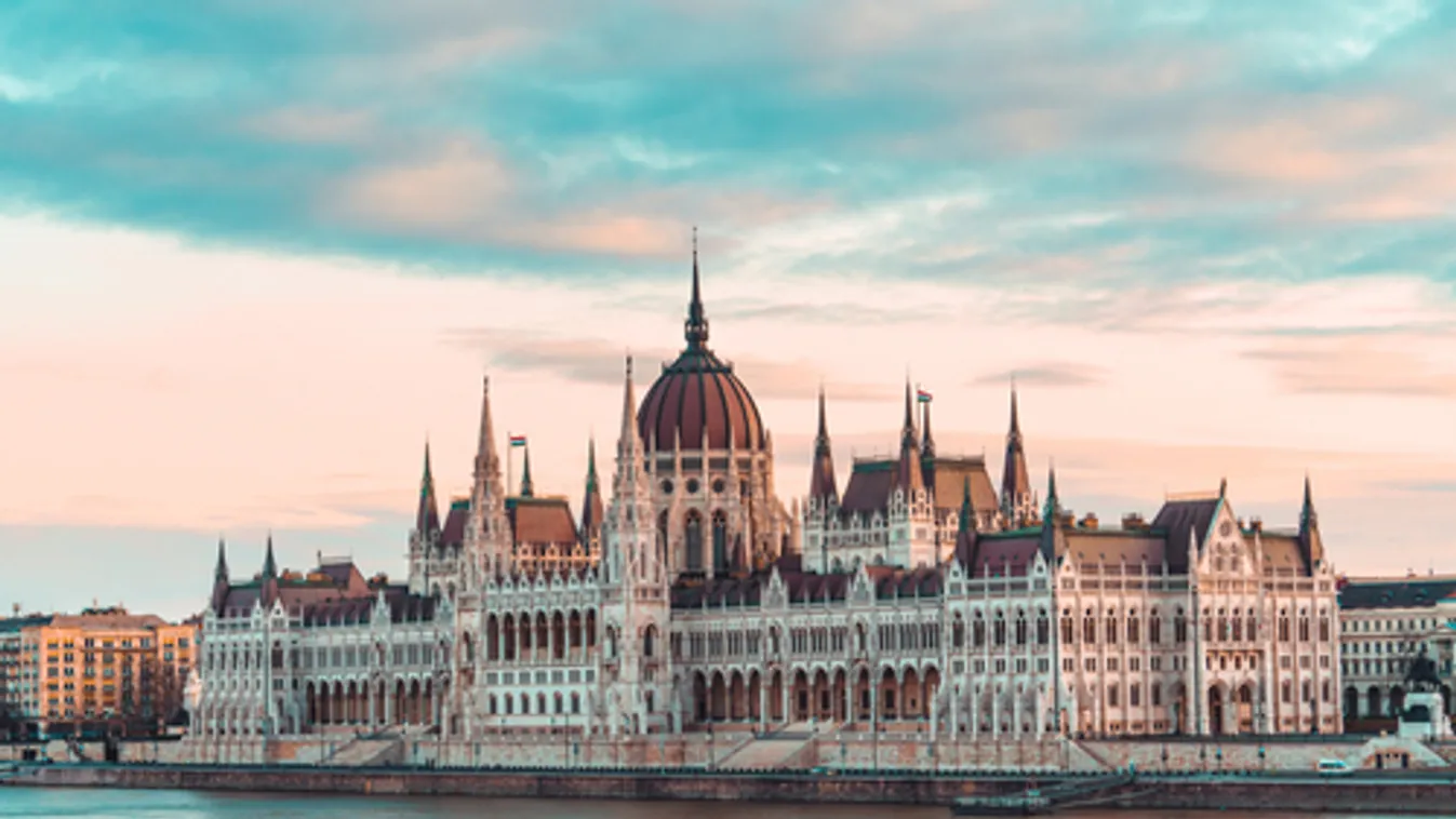 Húsz előterjesztésről döntenek a képviselők