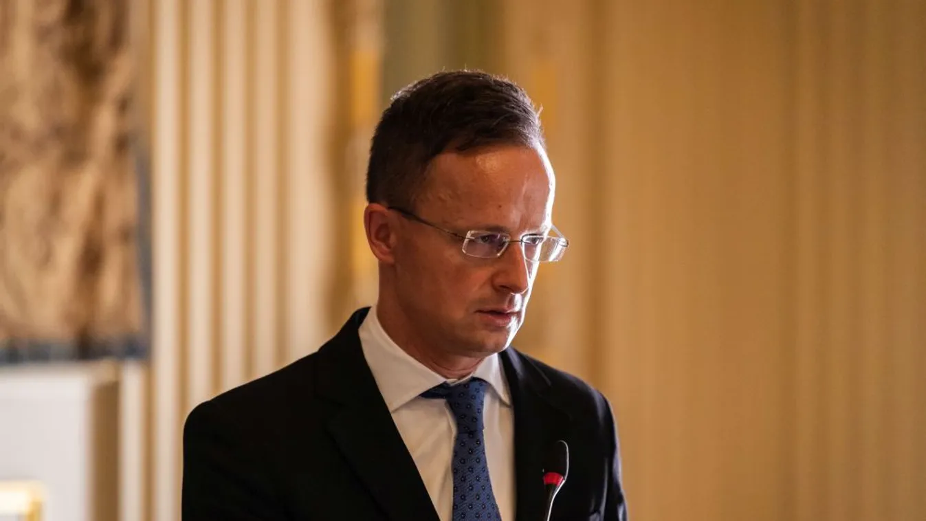 Szijjártó Péter helyretette a magyar sajtószabadságért aggódó újságírót