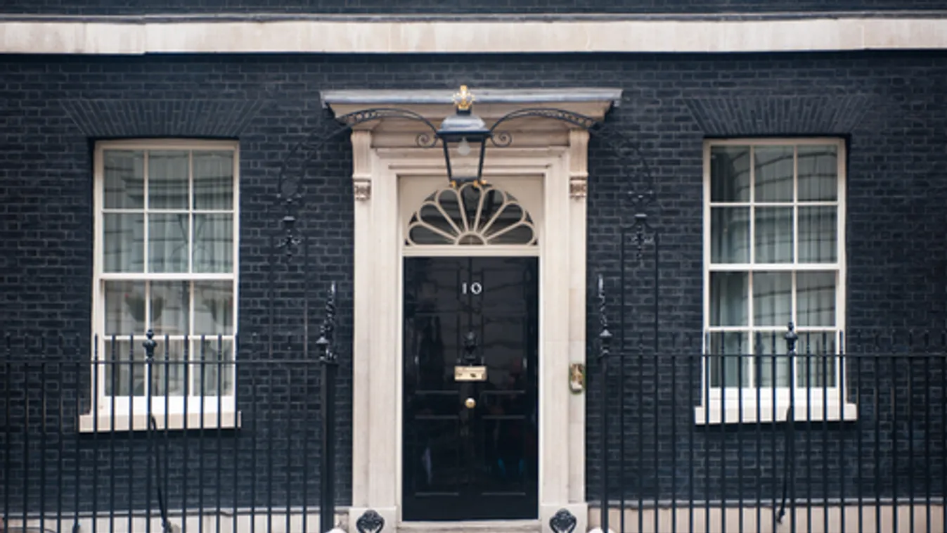 Brit miniszter: ha sikeres a brit oltóanyag, őszre több tízmillió oltás készülhet