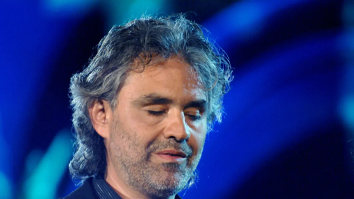 Bocelli húsvéti koncertjét online közvetítik az üres milánói dómból