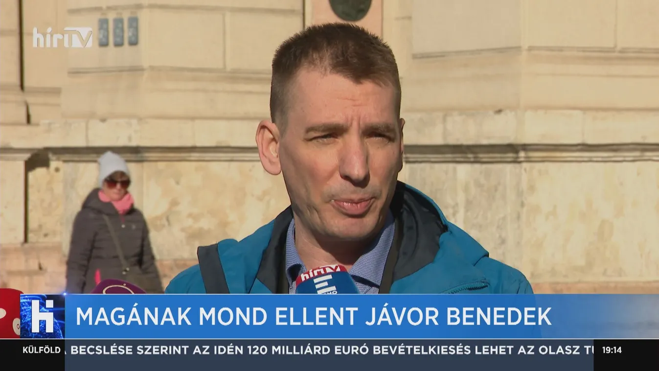 Magának mond ellent Jávor Benedek