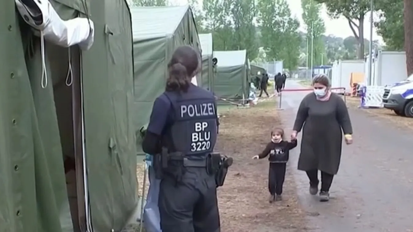 Afgán migránsokat szállít Németországba a berlini kormány  + videó