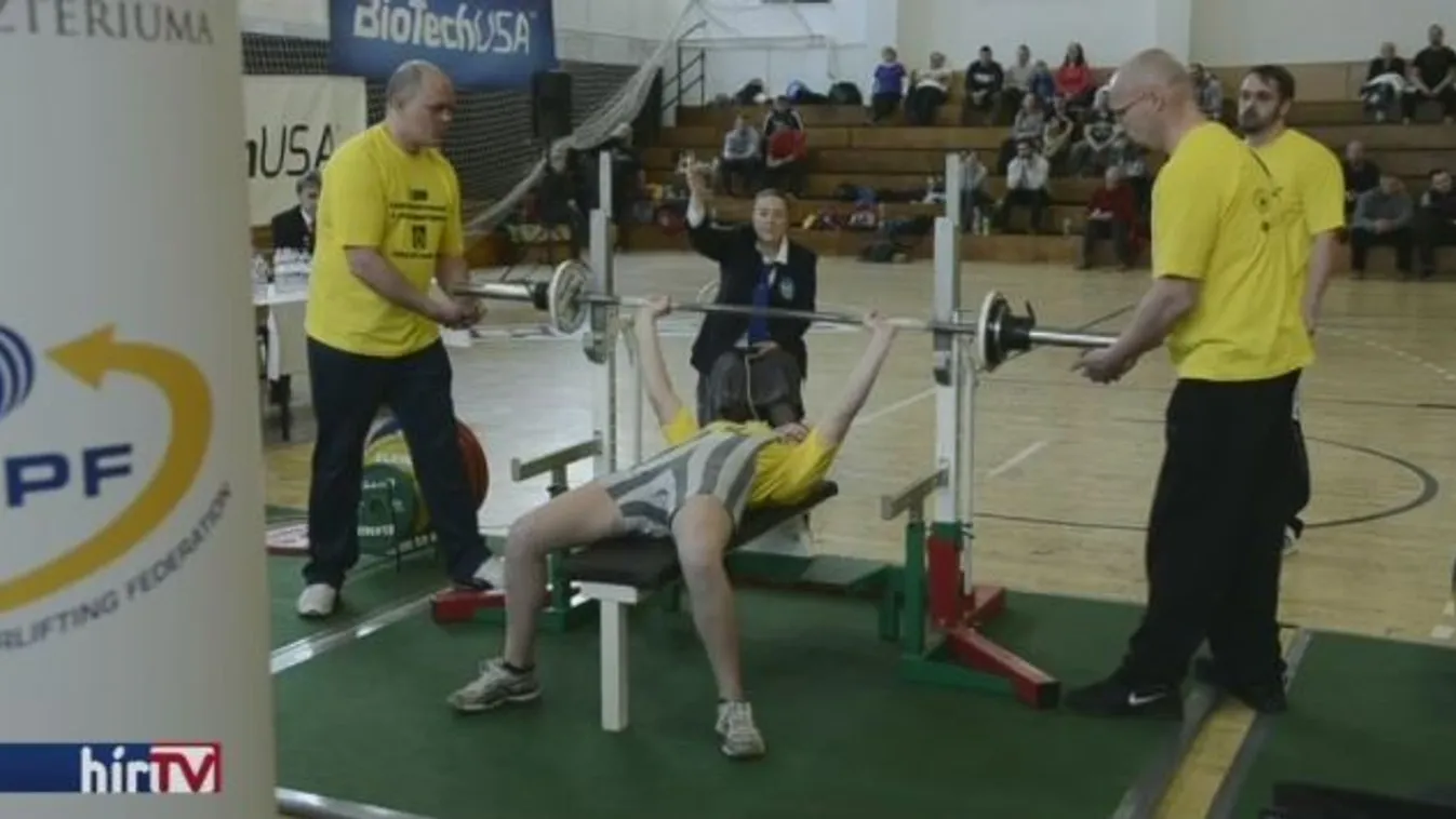 Országos fekvenyomó bajnokságot rendeztek Siófokon