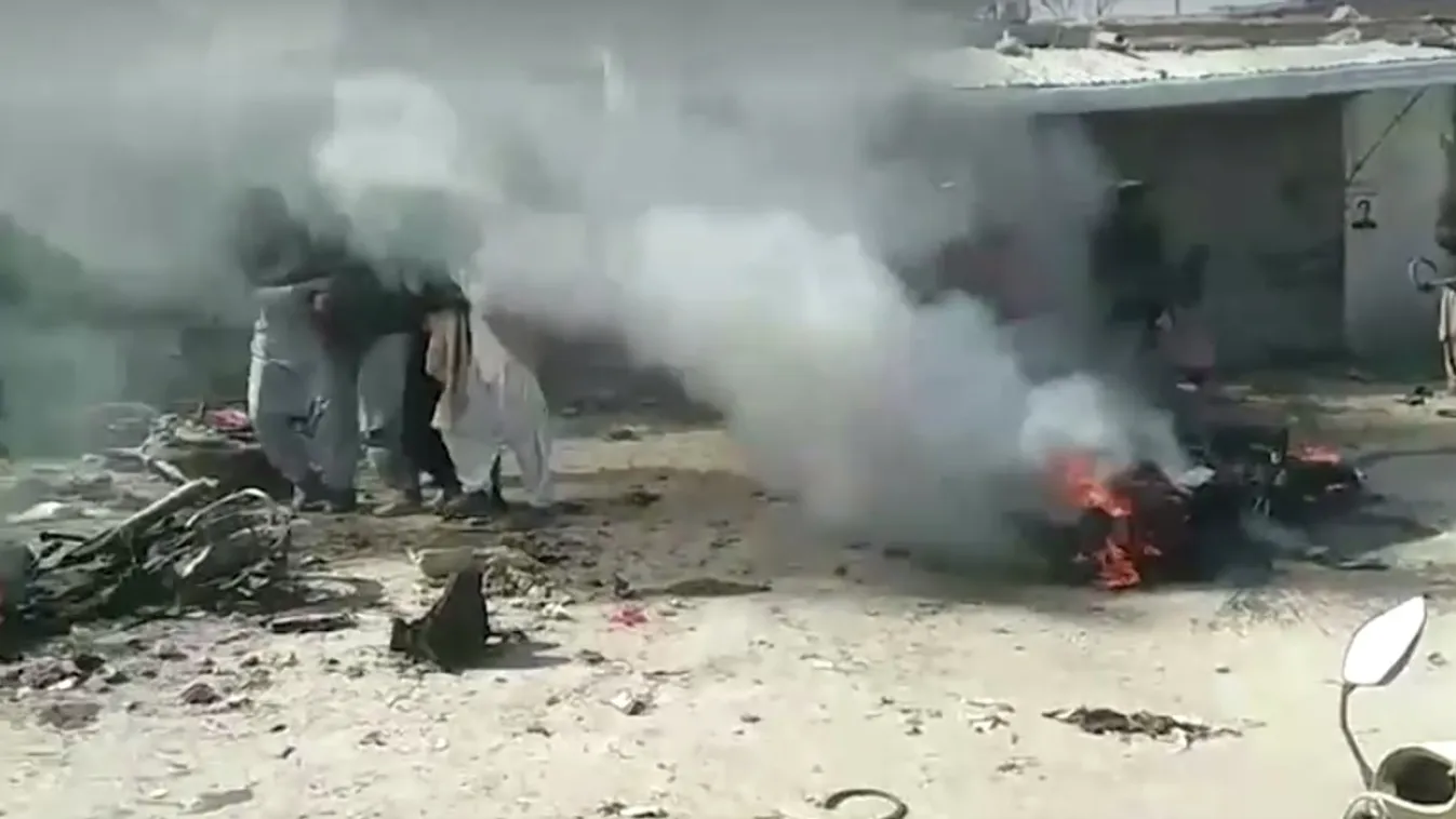 Két pokolgép robbant Pakisztánban