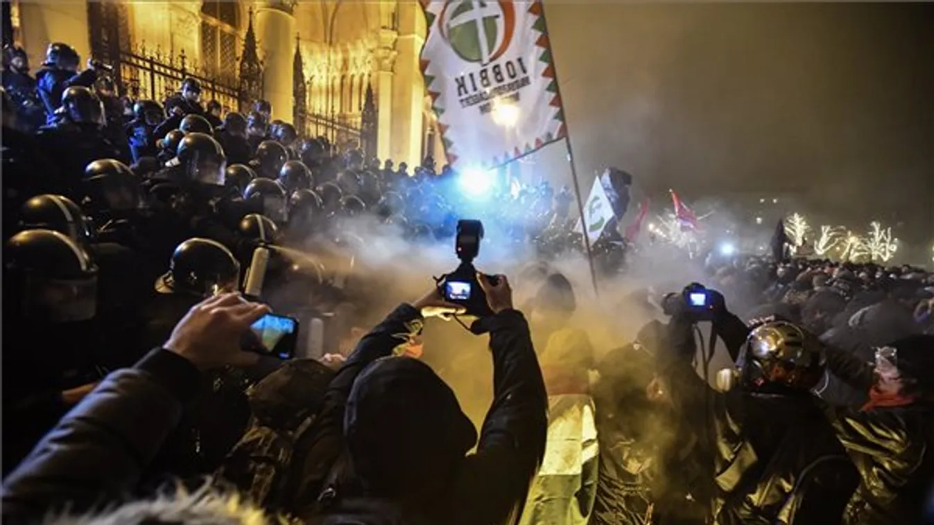 Az emberek zöme elutasítja az utcai erőszakot