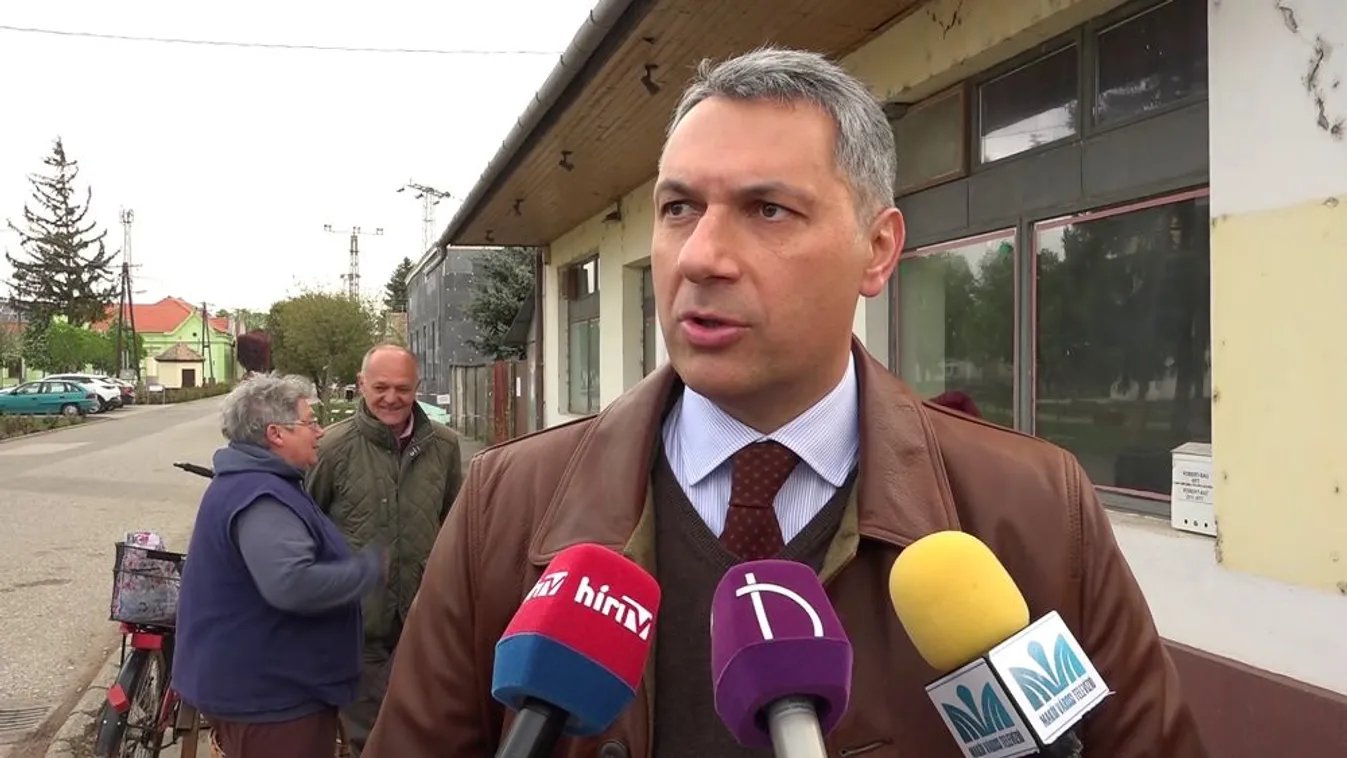 Lázár János: Meg kell erősíteni a nemzeti közösségeket