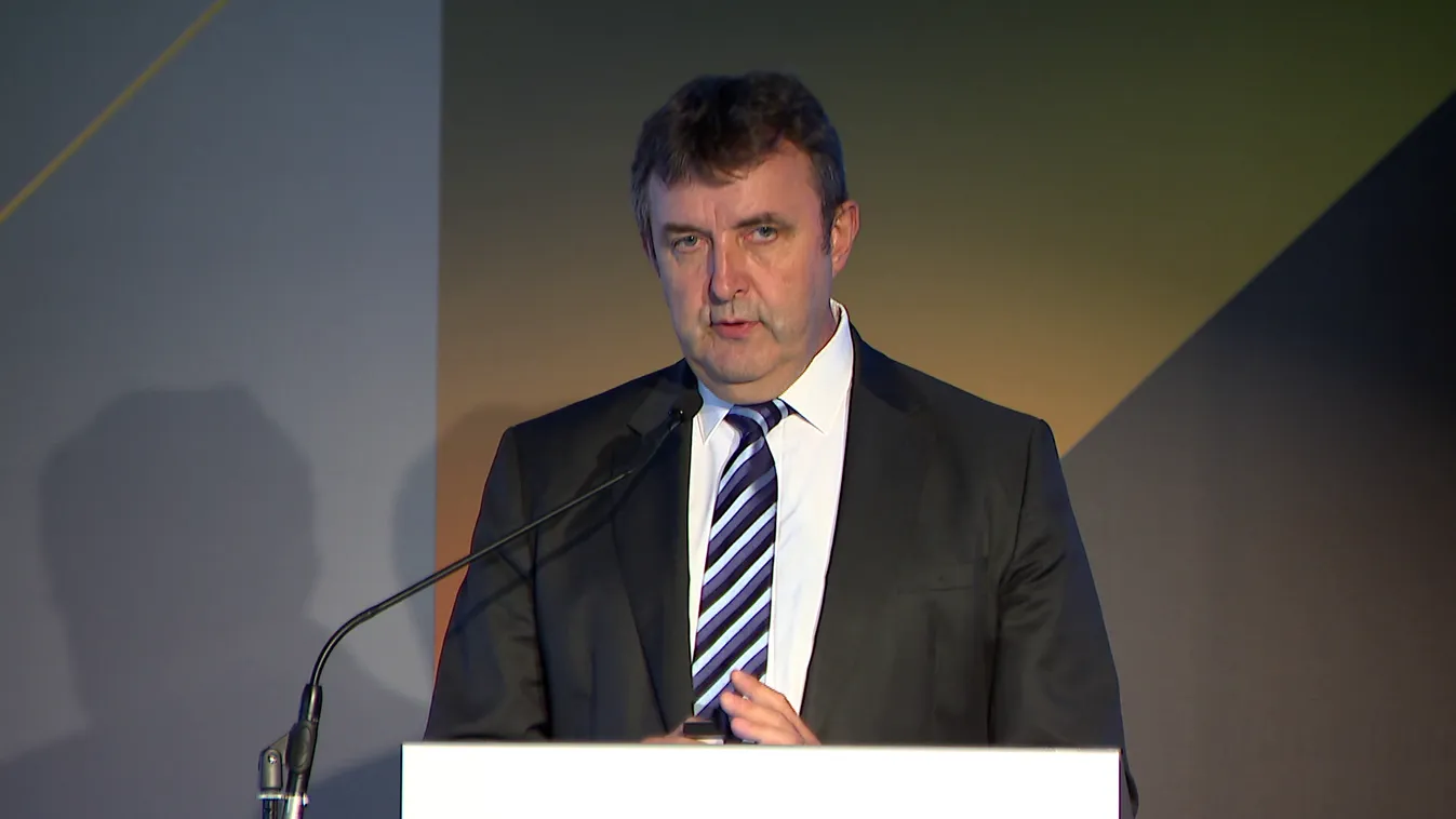 A hadiipar fejlesztésében kap fontos szerepet a korábbi miniszter