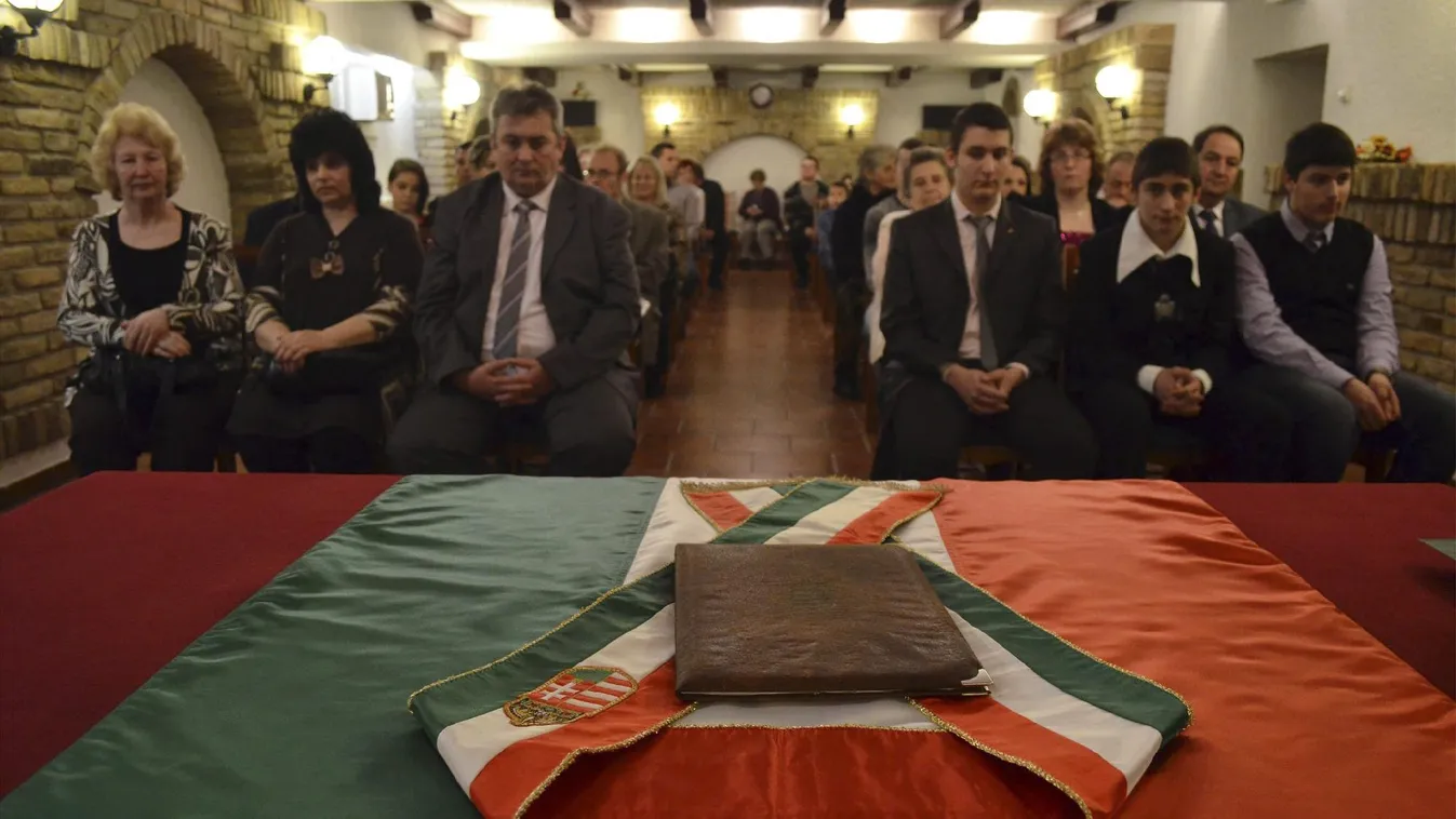 Ezrek kaphattak állampolgárságot hamis papírokkal