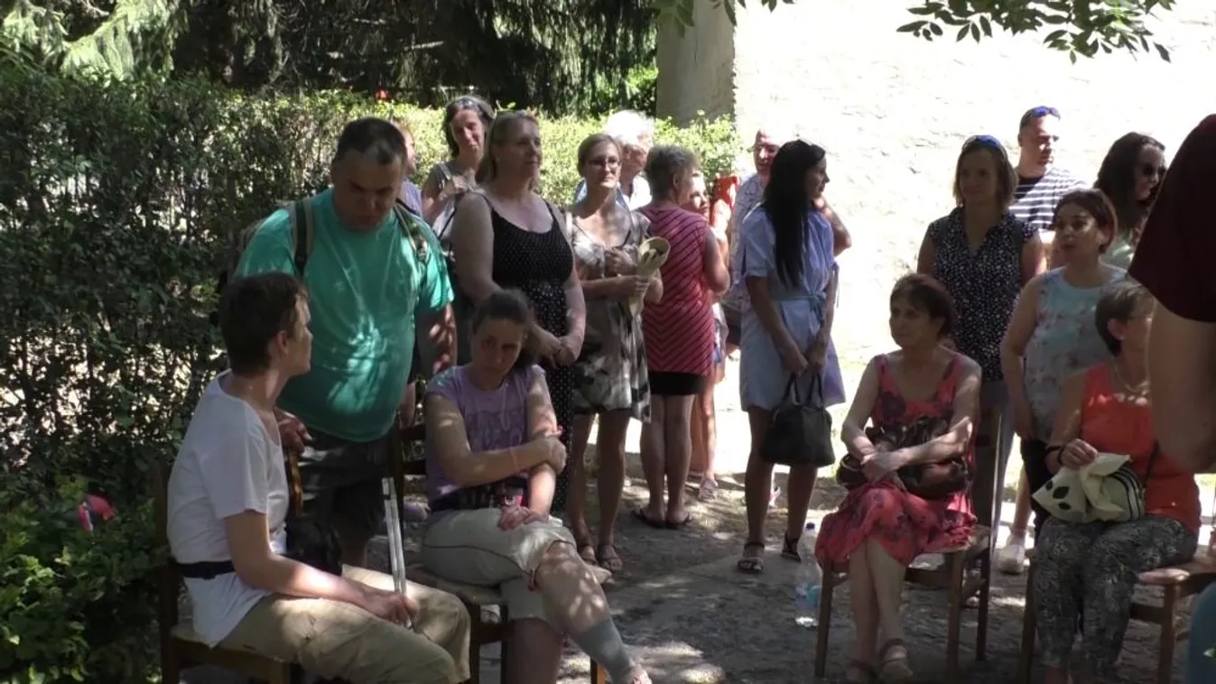 Miért kellett tönkretenni valamit, ami működött? - tiltakoznak a váci szülők