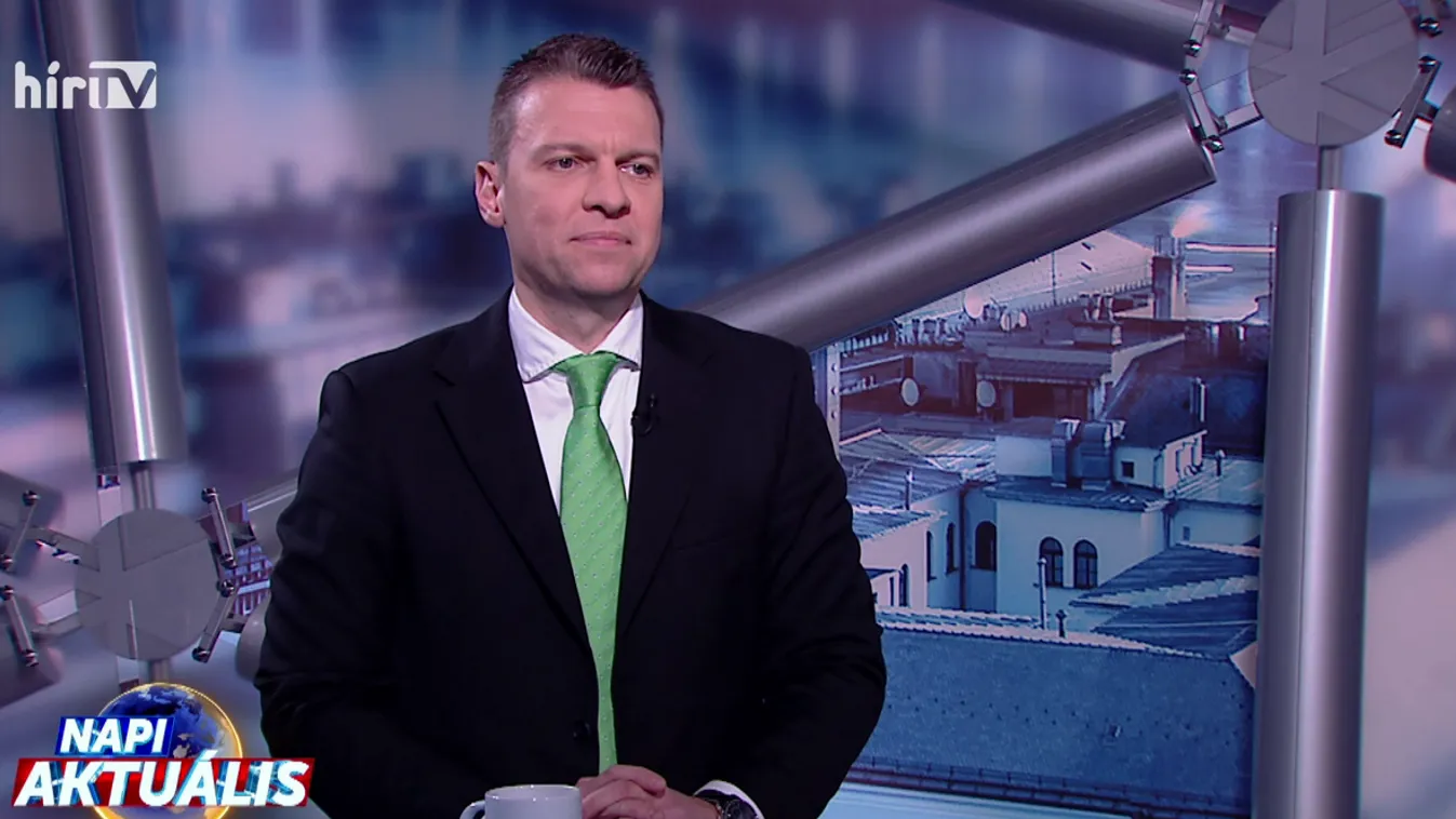 Menczer Tamás Magyar Péternek: nézzetek a táblára, menjetek a lecsóba + videó