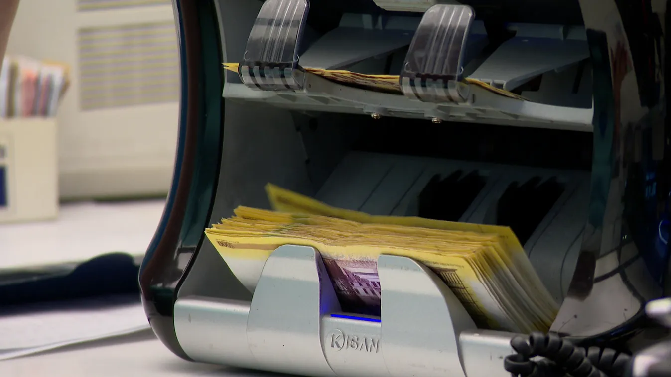 Csökken az ekho, devizában is fizethető a társasági adó