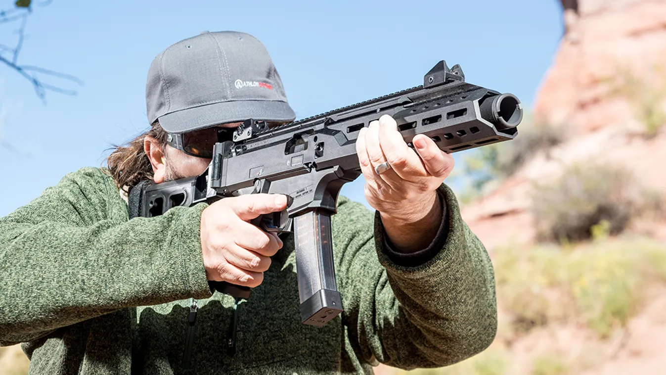 Magyar kézbe magyar puskát!