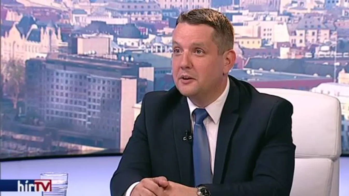 Szakács: „Rákosi elvtárs is csettintene az ötletre”