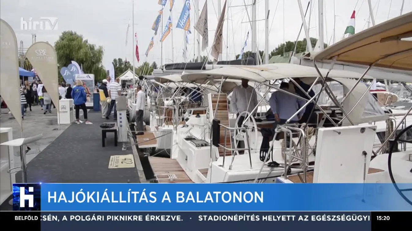 Hajókiállítás a Balatonon